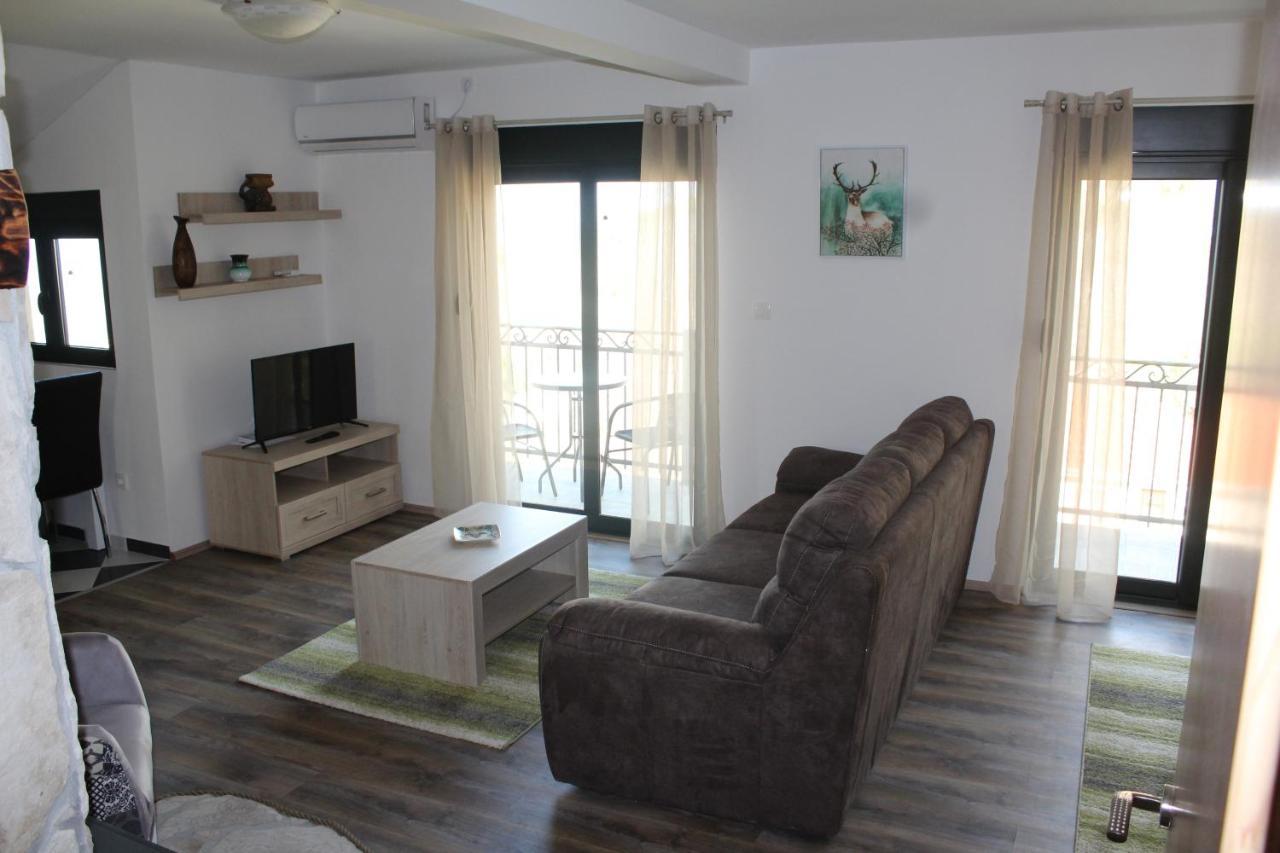 Forest Apartments โกตอร์ ภายนอก รูปภาพ