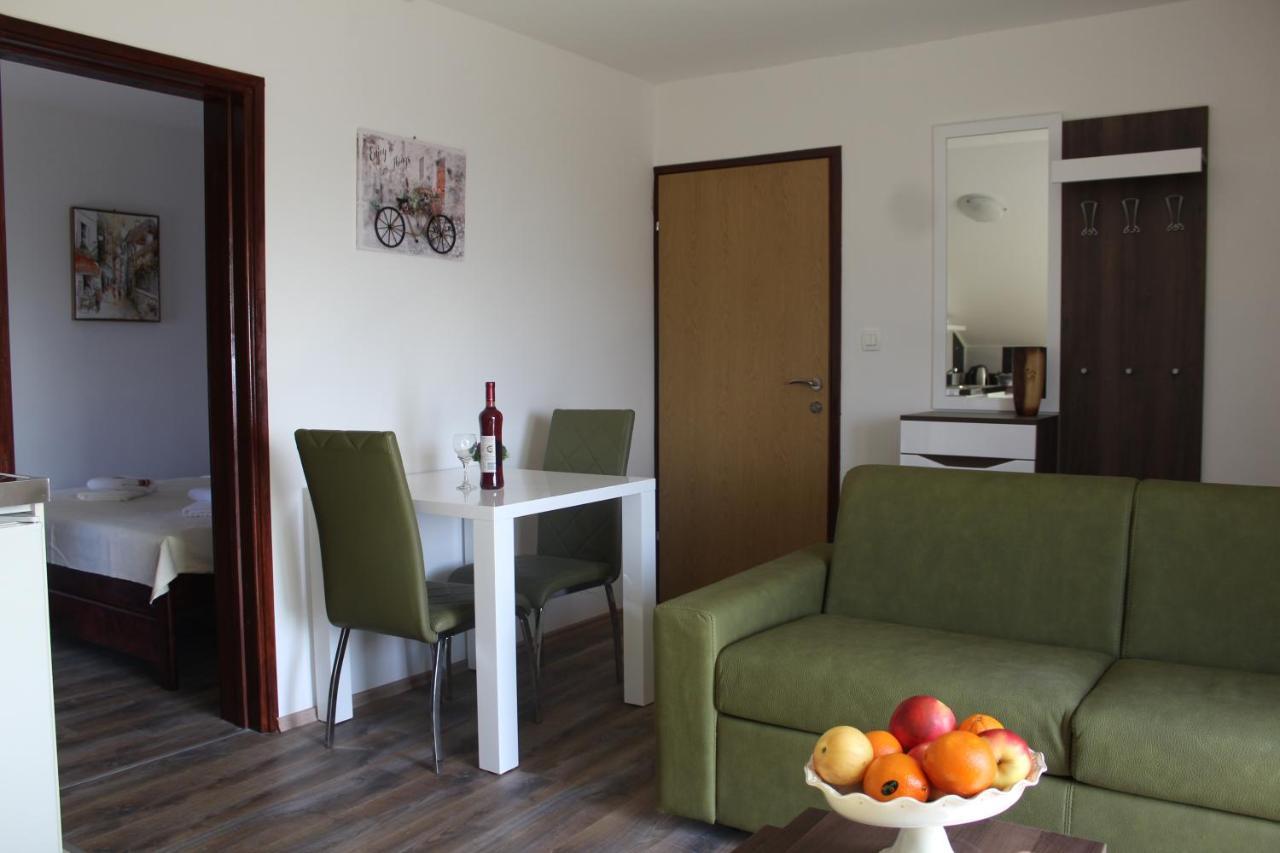 Forest Apartments โกตอร์ ภายนอก รูปภาพ